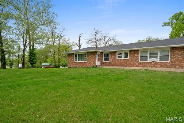 $380,000 | 473 North Lincoln Drive, Troy, MO 63379