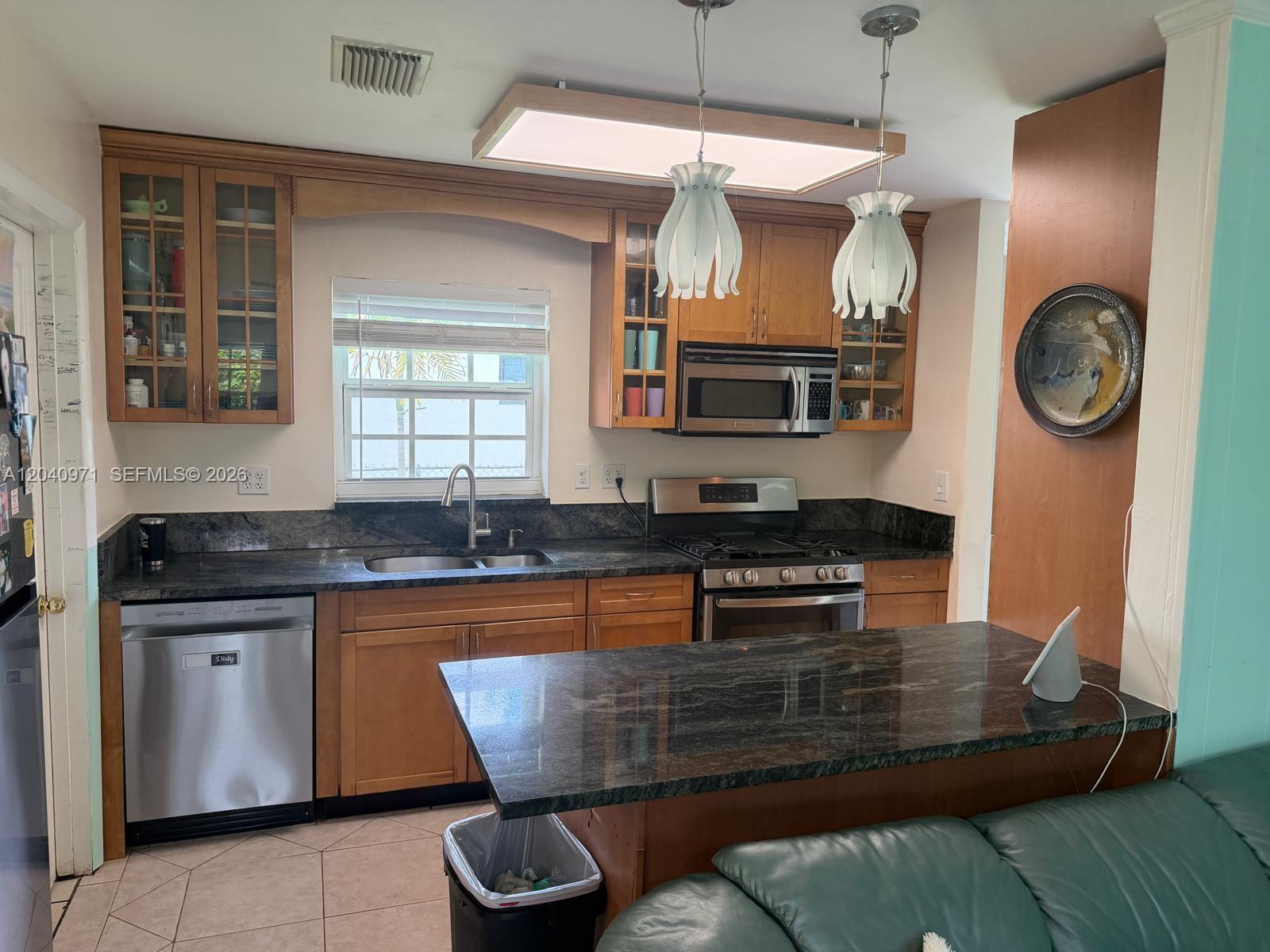 12551 Southwest 35th Street Miami, FL 33175 - Photo 7 of 55