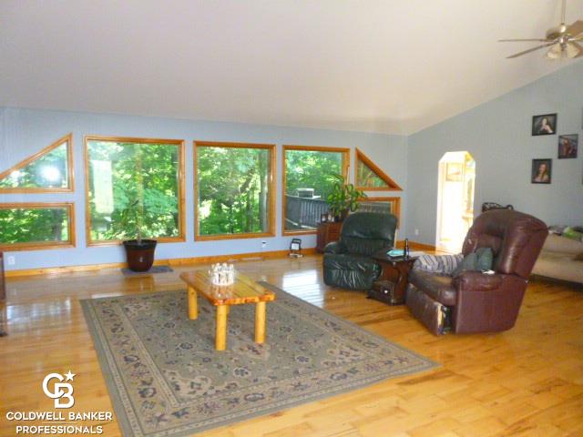 10033 O'connor Road Avoca, MI 48006 - Photo 13 of 46 Living Room