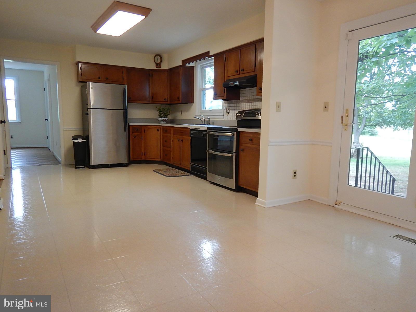 11707 Chapman Road Kingsville, MD 21087 - Photo 13 of 30 Spacious Kitchen