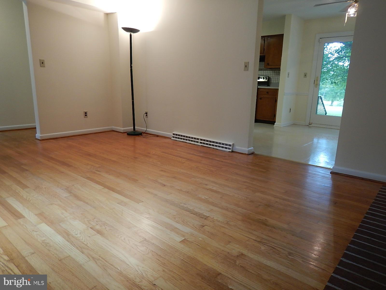 11707 Chapman Road Kingsville, MD 21087 - Photo 21 of 30 Living Room