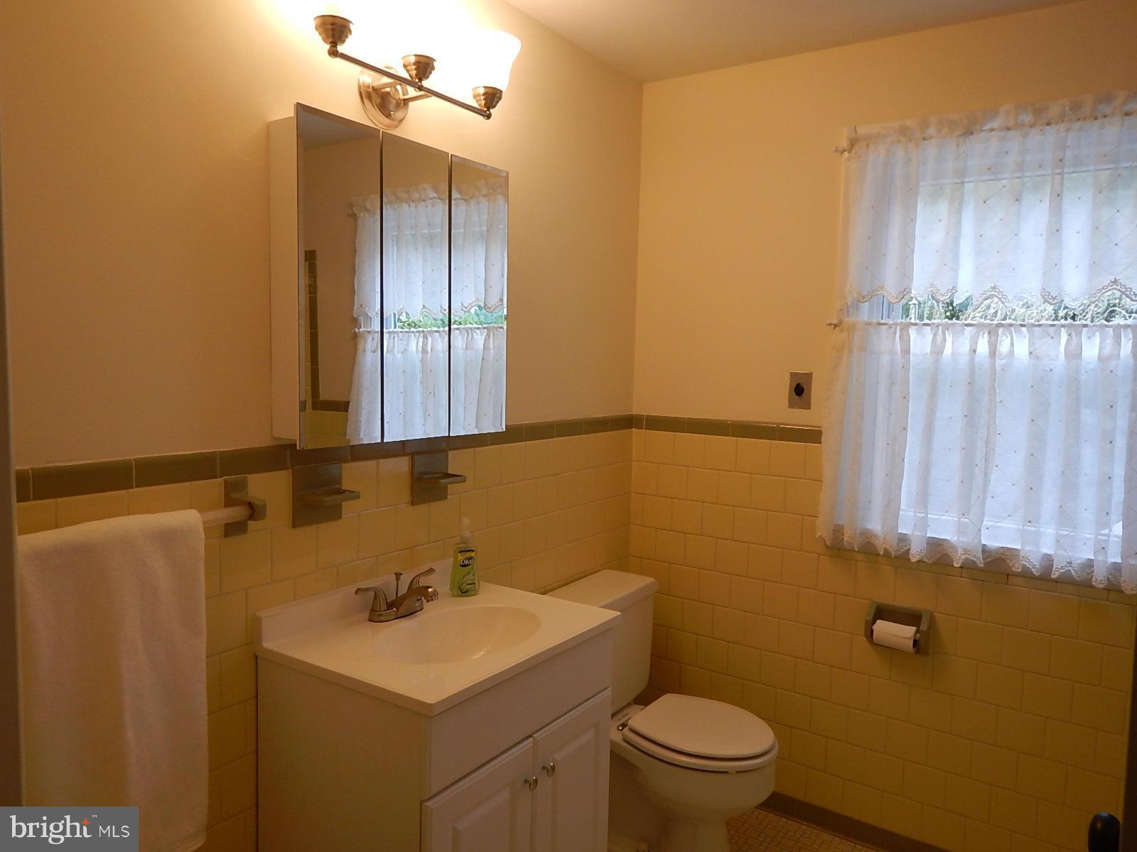 11707 Chapman Road Kingsville, MD 21087 - Photo 28 of 30 Hall Bath