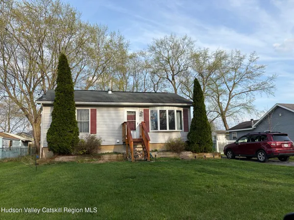 $179,000 | 113 Kings Road, Coxsackie, NY 12051