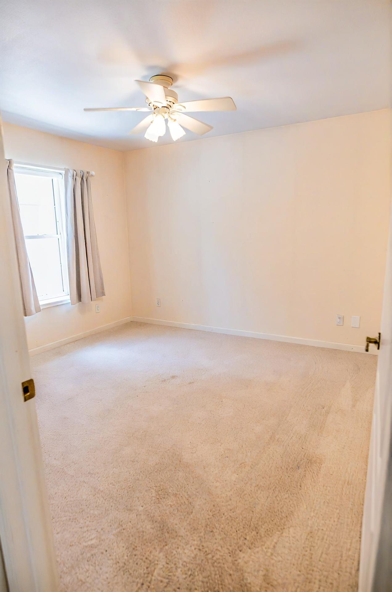 6620 Scottsbluff Road Klamath Falls, OR 97601 - Photo 22 of 51 Bedroom