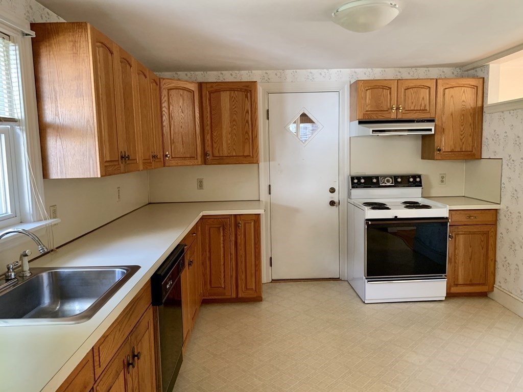 35 Morton Street Needham, MA 02494 - Photo 4 of 17