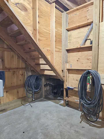 a view of a yard with entertaining space