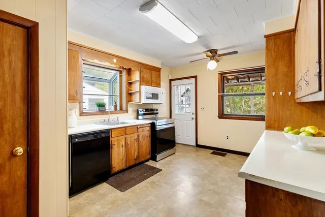 $607,000 | 24 Endicott Street, Saugus, MA 01906