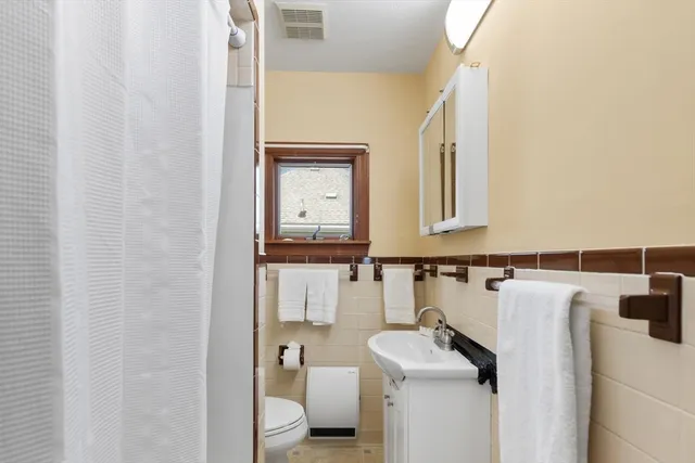 $607,000 | 24 Endicott Street, Saugus, MA 01906