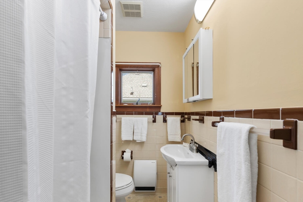 24 Endicott Street Saugus, MA 01906 - Photo 24 of 38