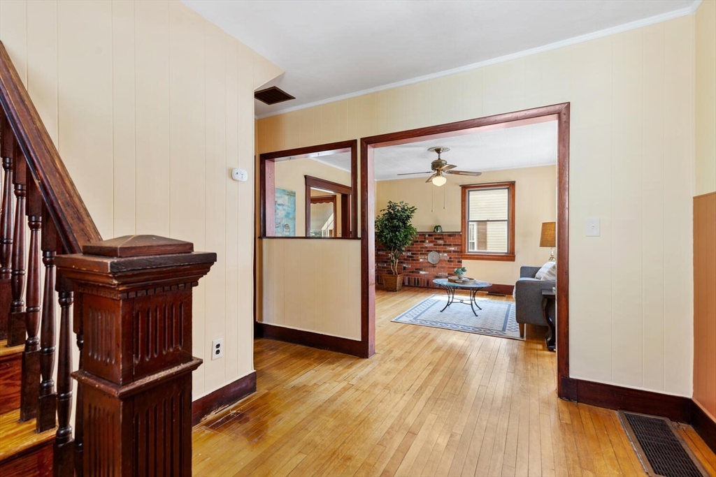 24 Endicott Street Saugus, MA 01906 - Photo 7 of 38