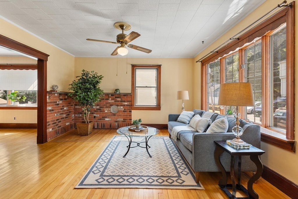 24 Endicott Street Saugus, MA 01906 - Photo 8 of 38