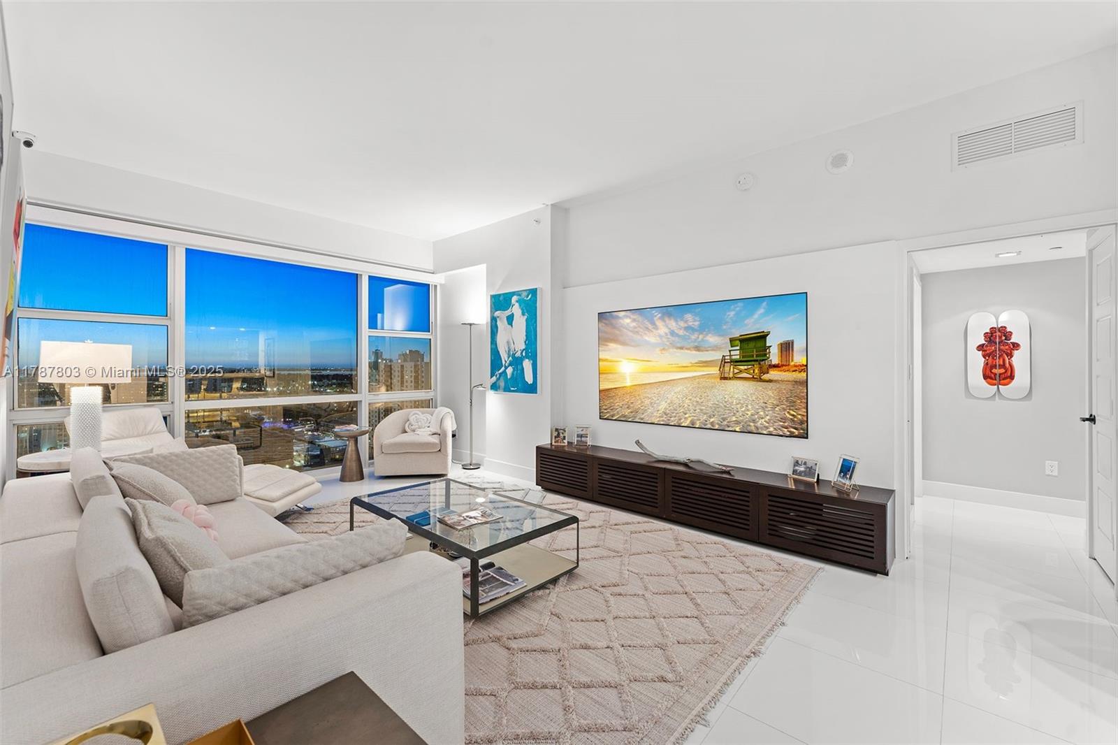 6801 Collins Avenue, Unit PH01PH02 Miami Beach, FL 33141 - Photo 15 of 42