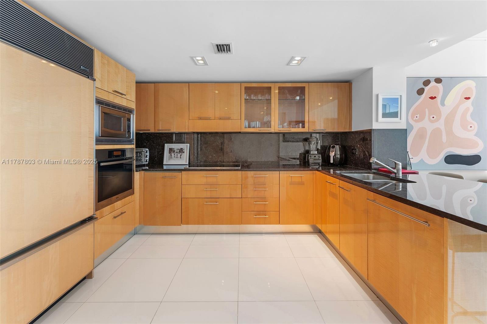 6801 Collins Avenue, Unit PH01PH02 Miami Beach, FL 33141 - Photo 34 of 42