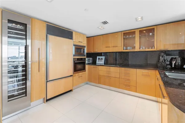 $19,900 | 6801 Collins Avenue, Unit PH01PH02, Miami Beach, FL 33141