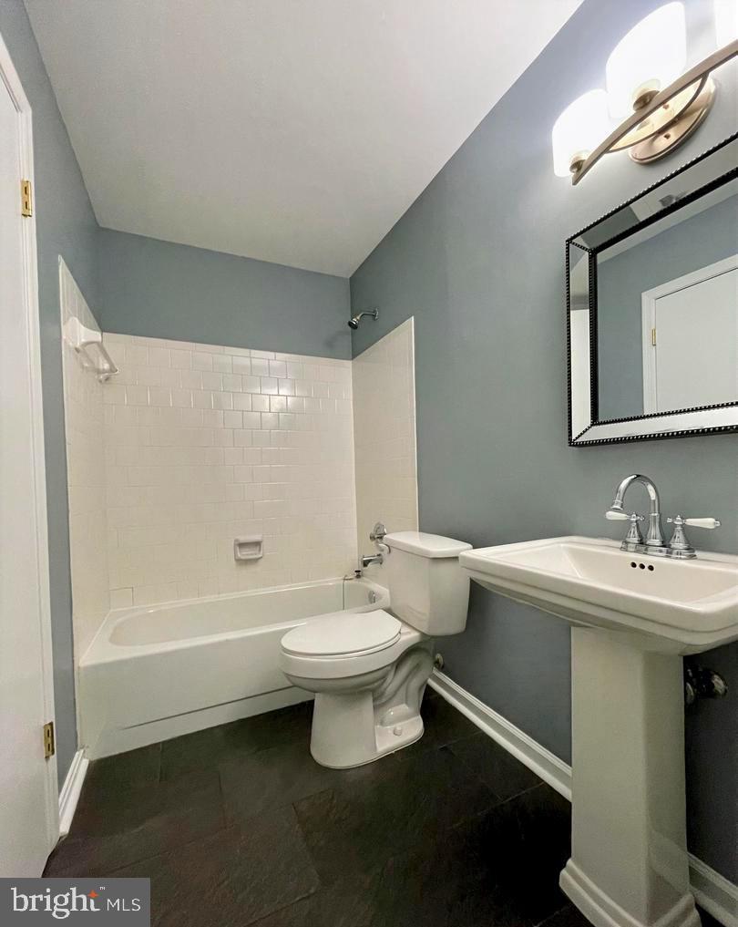 1405 Key Parkway, Unit B104 Frederick, MD 21702 - Photo 5 of 19