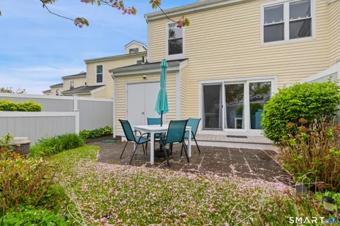 $499,999 | 92 Limewood Avenue, Unit C4, Branford, CT 06405