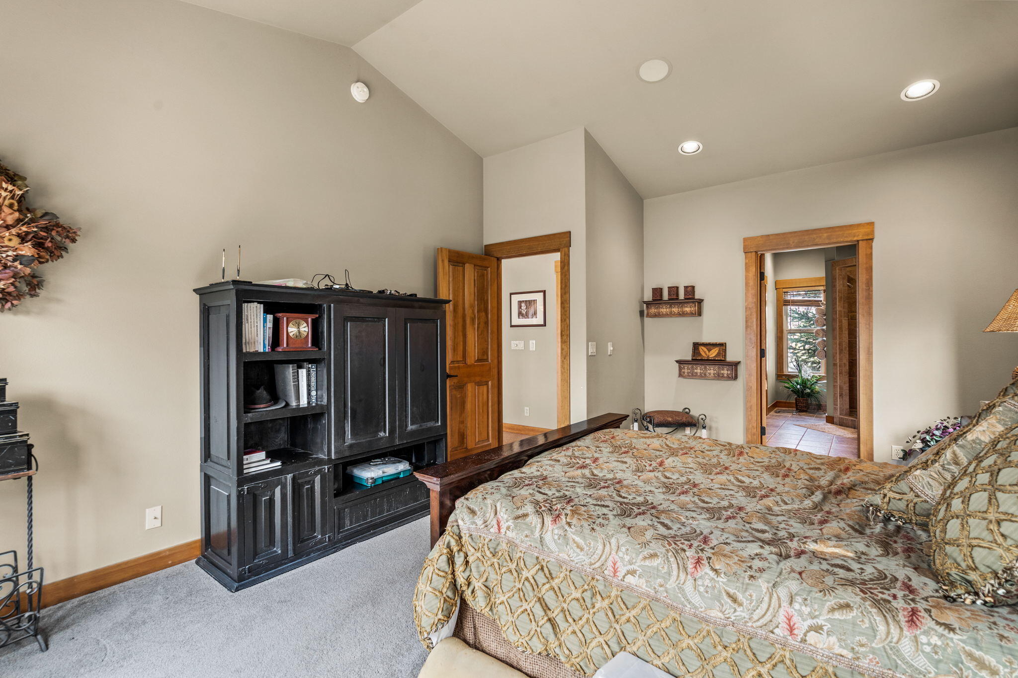 61464 Elder Ridge Street Bend, OR 97702 - Photo 17 of 37 2022_04_28_61464_elder_ridge_st-16