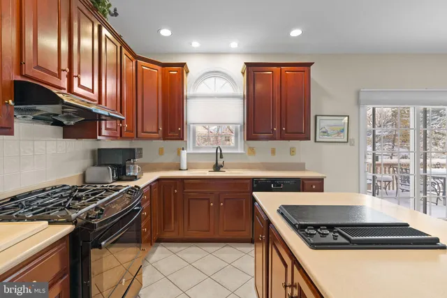 $675,000 | 5 Grayson Circle, Unit 2501, Phoenixville, PA 19460