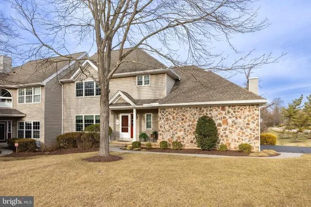 $675,000 | 5 Grayson Circle, Unit 2501, Phoenixville, PA 19460