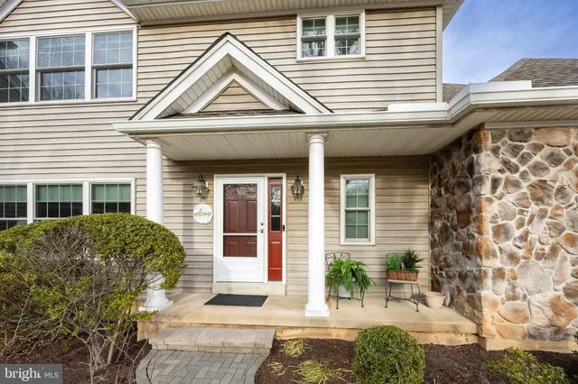 $675,000 | 5 Grayson Circle, Unit 2501, Phoenixville, PA 19460