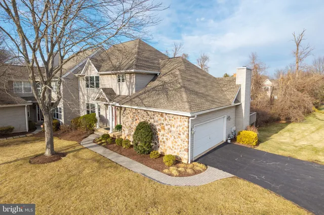 $675,000 | 5 Grayson Circle, Unit 2501, Phoenixville, PA 19460