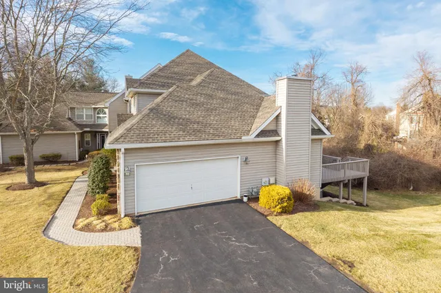 $675,000 | 5 Grayson Circle, Unit 2501, Phoenixville, PA 19460