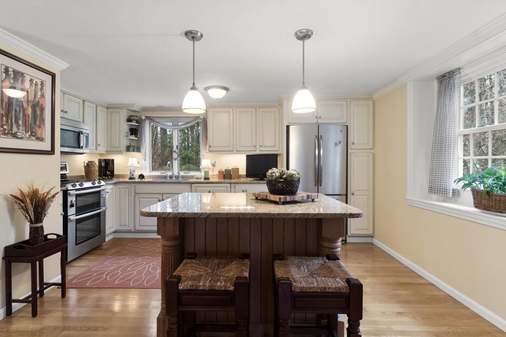 81 Hitty Tom Road Duxbury, MA 02332 - Photo 4 of 27 Gallery Image 4