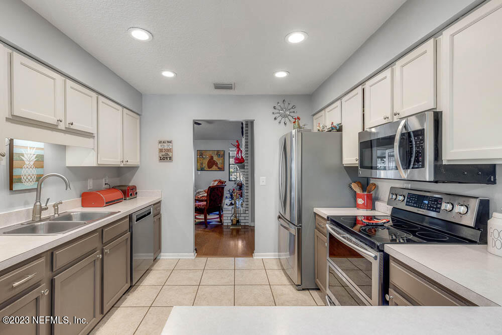 7028 Jammes Road Jacksonville, FL 32244 - Photo 12 of 44 Kitchen