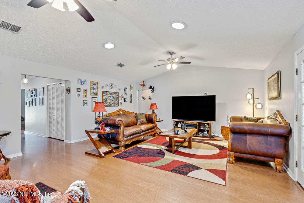7028 Jammes Road Jacksonville, FL 32244 - Photo 15 of 44 Living room 3