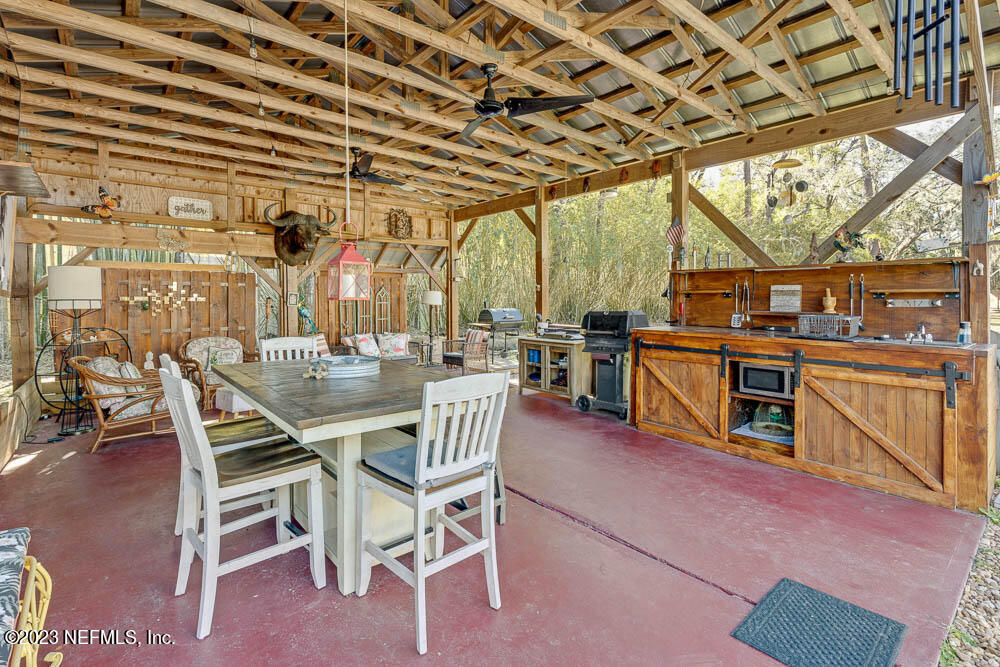 7028 Jammes Road Jacksonville, FL 32244 - Photo 36 of 44 Social gathering area