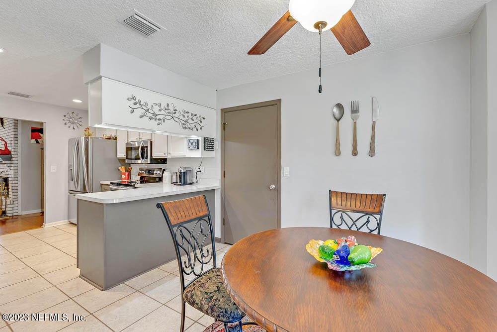 7028 Jammes Road Jacksonville, FL 32244 - Photo 9 of 44 Eat in Kitchen Comb