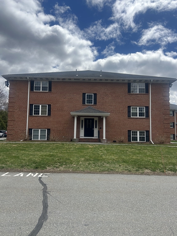 10 Leonard Road, Unit 10 Boxborough, MA 01719 - Photo 1 of 12