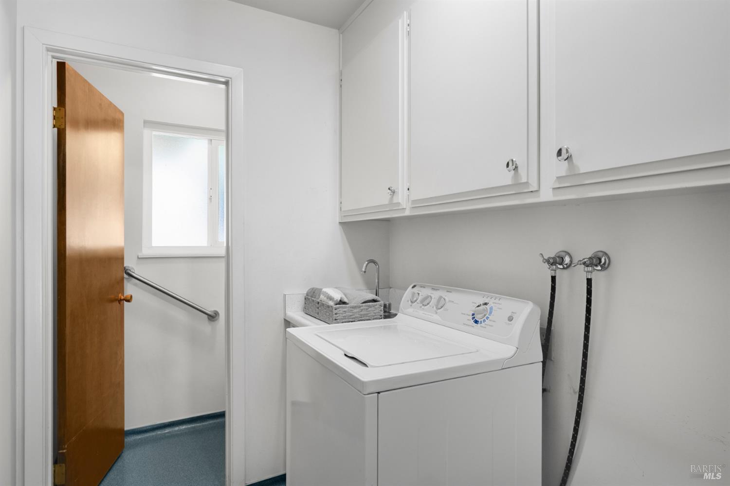 2904 Jason Drive Santa Rosa, CA 95405 - Photo 28 of 33 a utility room with dryer and washer