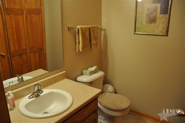2013 Hunter's Ridge Drive Huntington, IN 46750 - Photo 14 of 22 Gallery Image 14