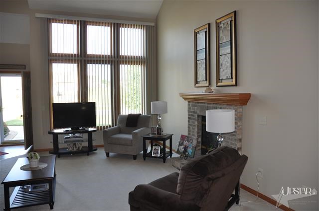 2013 Hunter's Ridge Drive Huntington, IN 46750 - Photo 3 of 22 Gallery Image 3