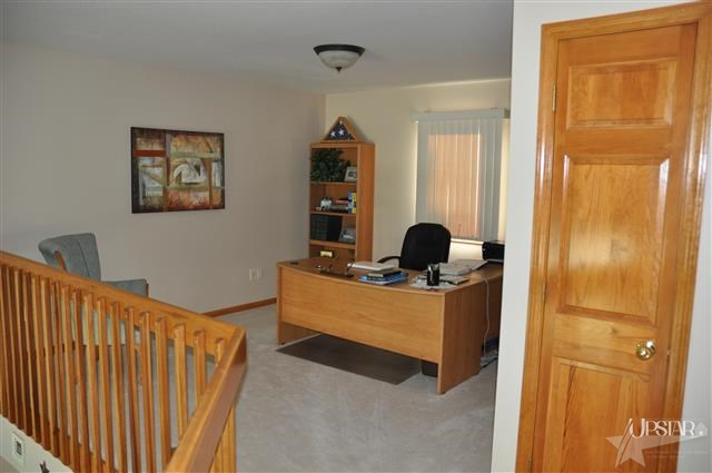 2013 Hunter's Ridge Drive Huntington, IN 46750 - Photo 6 of 22 Gallery Image 6
