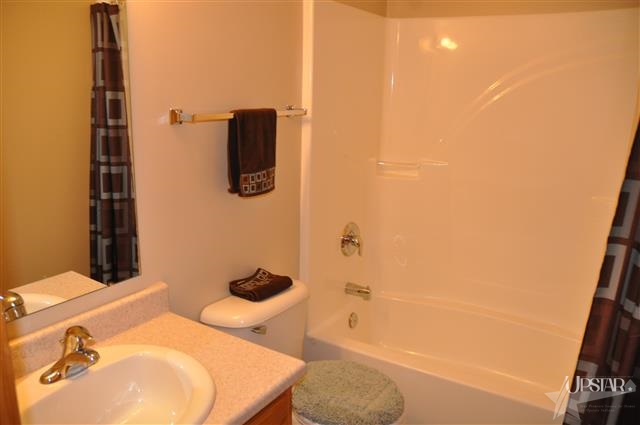 2013 Hunter's Ridge Drive Huntington, IN 46750 - Photo 8 of 22 Gallery Image 8