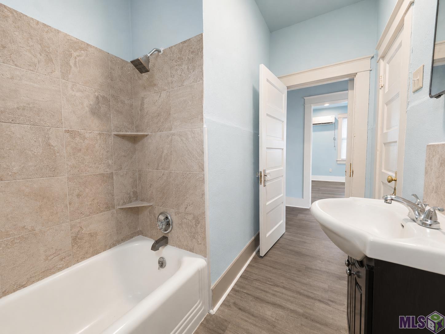 2145 Cherry Street Baton Rouge, LA 70802 - Photo 7 of 10 Bathroom