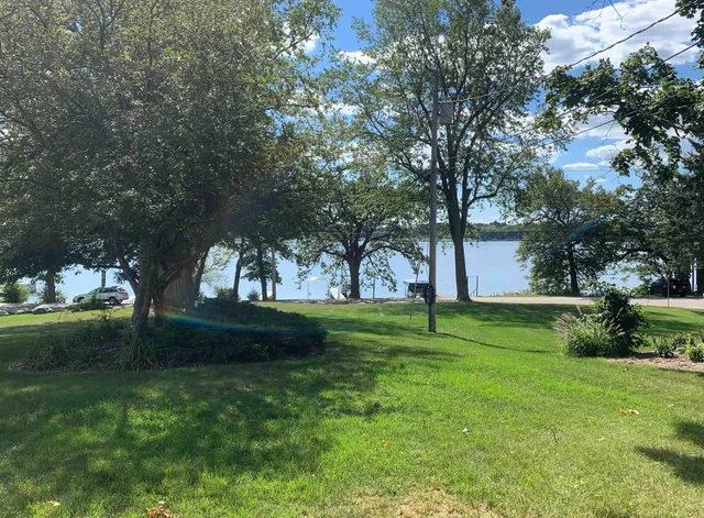 $2,250 | W9206 Ripley Road, Cambridge, WI 53523