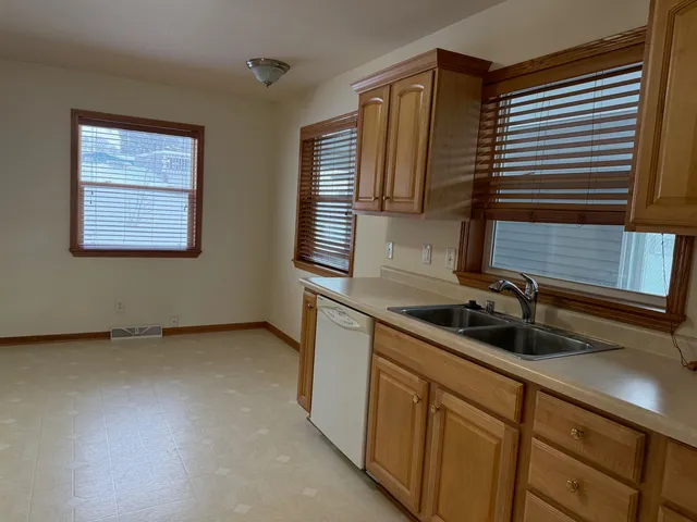 $2,250 | W9206 Ripley Road, Cambridge, WI 53523