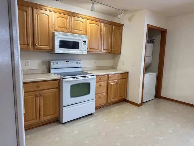 $2,250 | W9206 Ripley Road, Cambridge, WI 53523