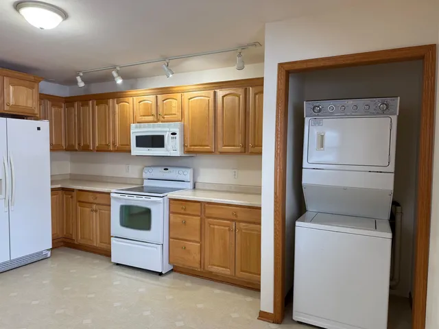 $2,250 | W9206 Ripley Road, Cambridge, WI 53523