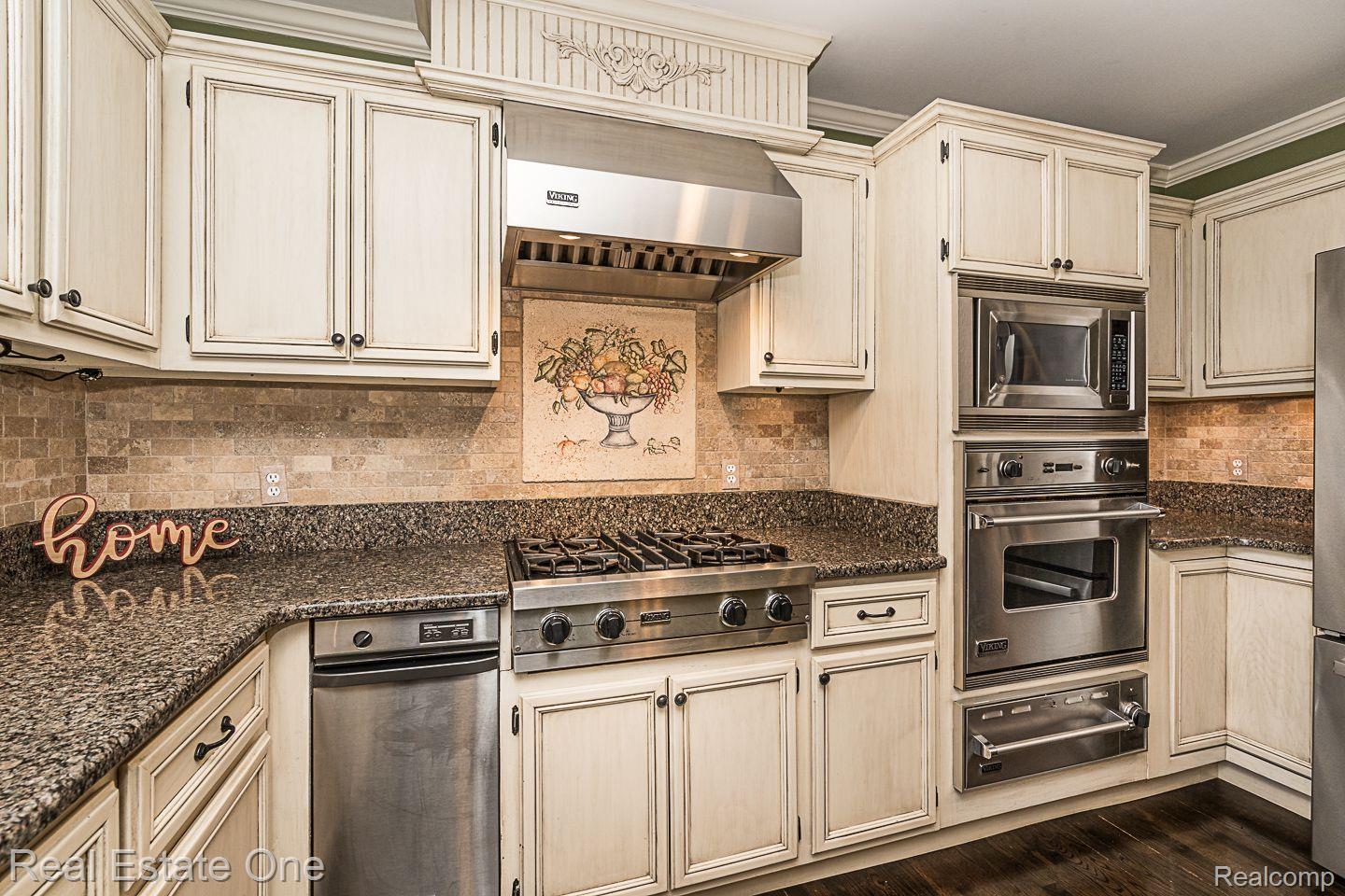 1926 Brookfield Road Rochester, MI 48306 - Photo 31 of 70 Gallery Image 31