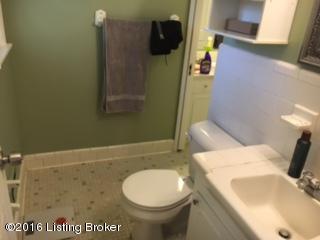 1904 Janlyn Road Jeffersontown, KY 40299 - Photo 4 of 12 Master bathroom