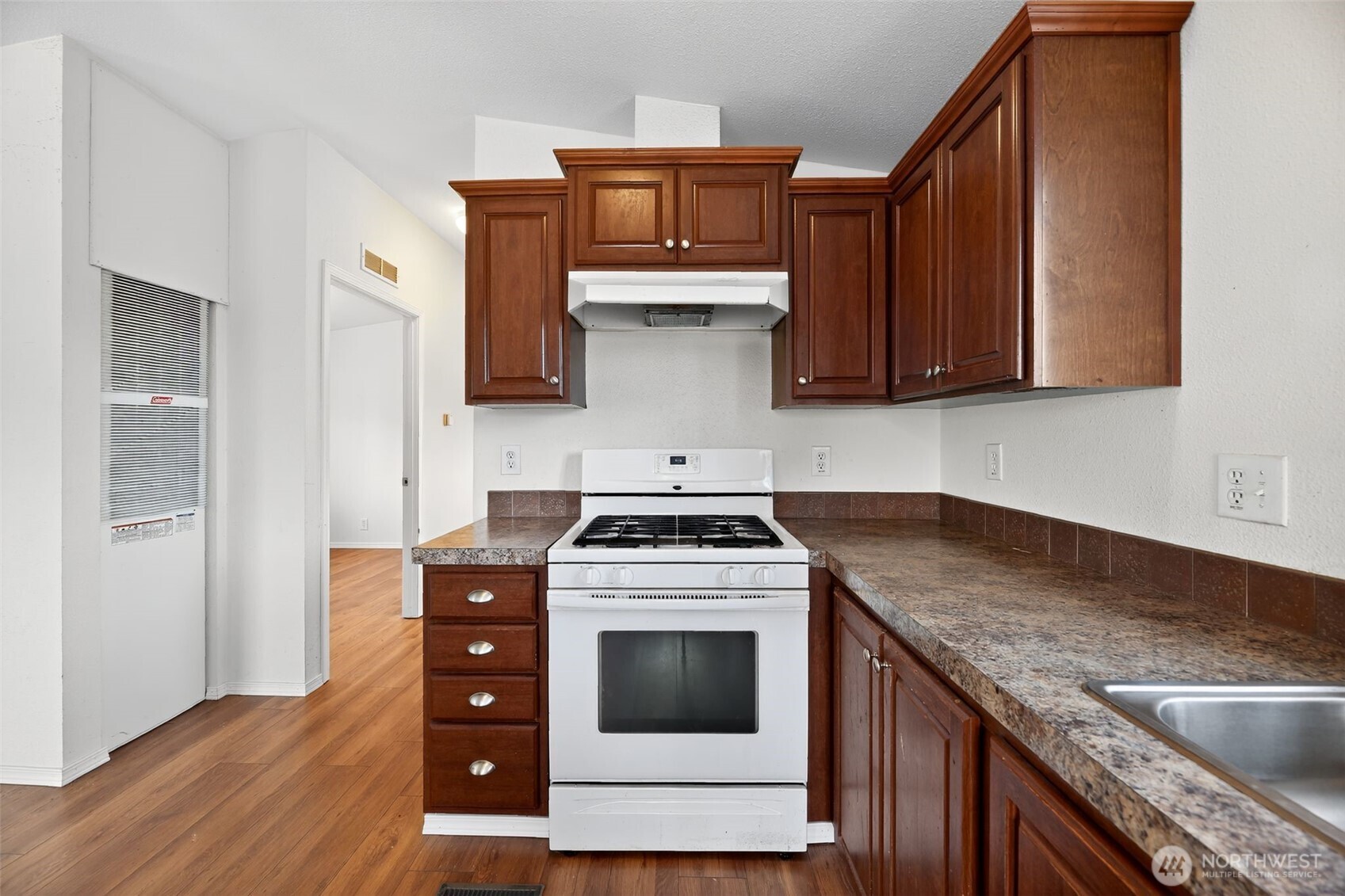 3433 South 182nd Place SeaTac, WA 98188 - Photo 13 of 30