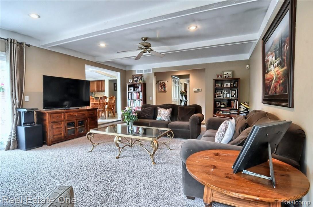 1836 Jason Circle Rochester, MI 48306 - Photo 20 of 45 Family Room