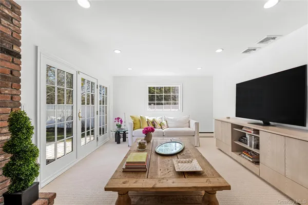 $1,988,000 | 22 Delaware Avenue, Jericho, NY 11753