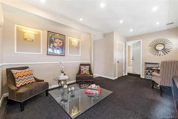 $1,988,000 | 22 Delaware Avenue, Jericho, NY 11753