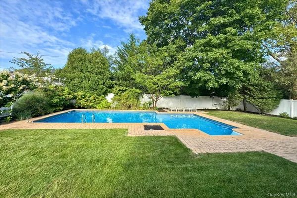 $1,988,000 | 22 Delaware Avenue, Jericho, NY 11753