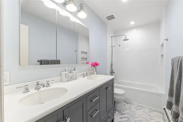 $1,988,000 | 22 Delaware Avenue, Jericho, NY 11753